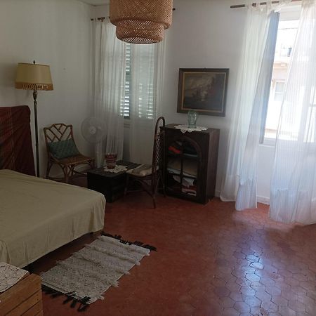 Jolie Chambre Dans Appartement Cosy En Plein Centre Marseille Luaran gambar