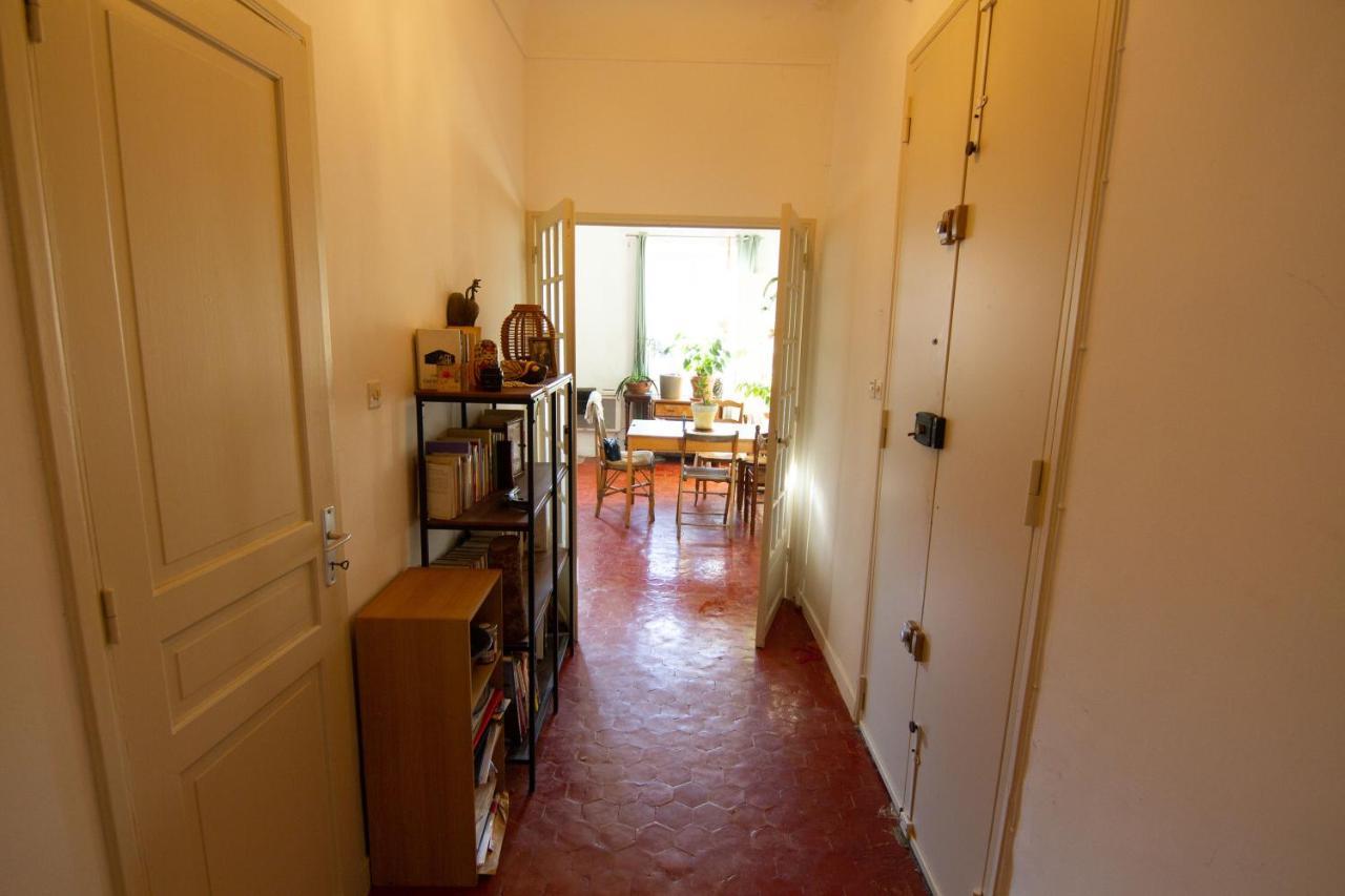 Jolie Chambre Dans Appartement Cosy En Plein Centre Marseille Luaran gambar